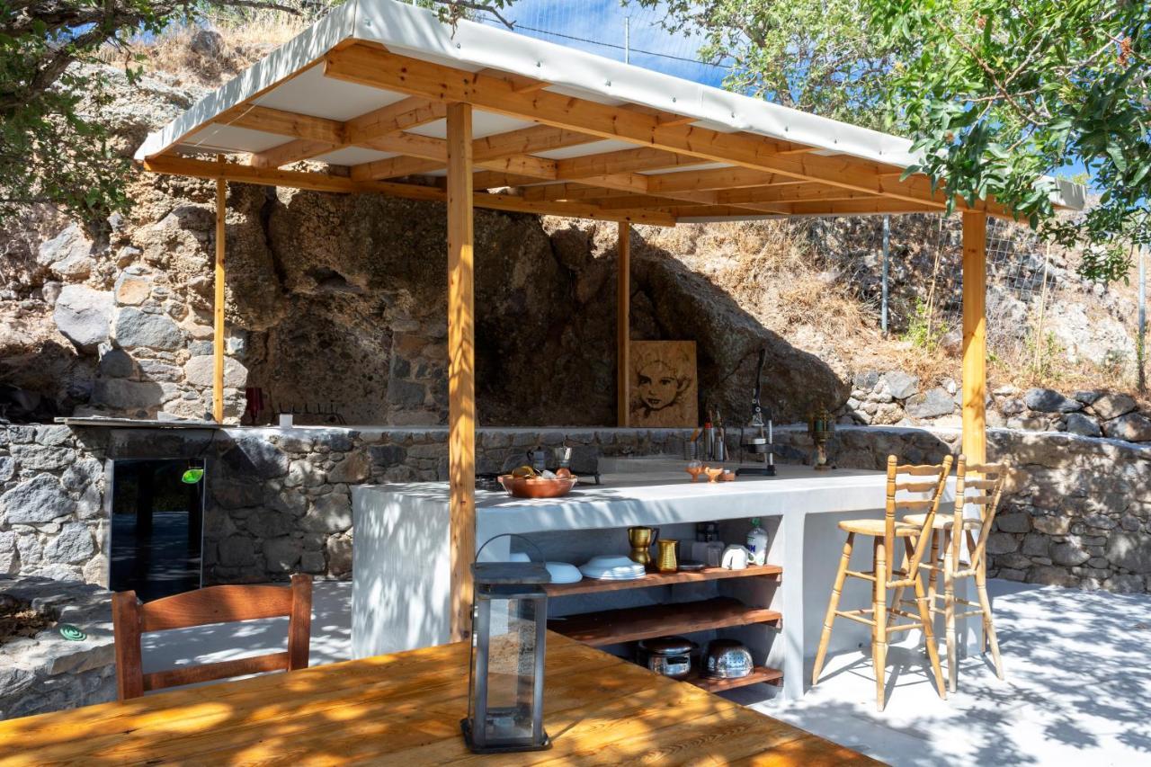 My Old Stone House In A 2 000 Sqm Private Garden With Fab Glamping Tent Mandrákion Exterior foto