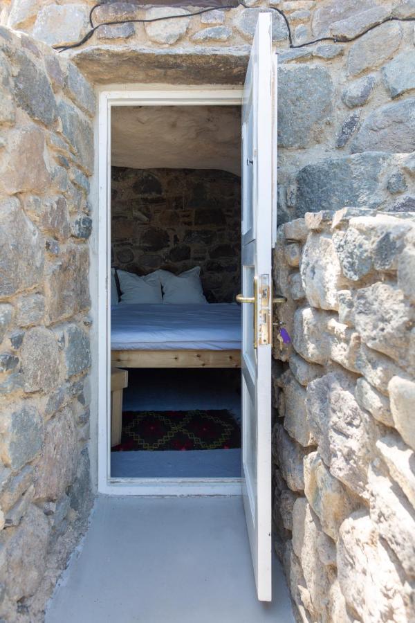 My Old Stone House In A 2 000 Sqm Private Garden With Fab Glamping Tent Mandrákion Exterior foto